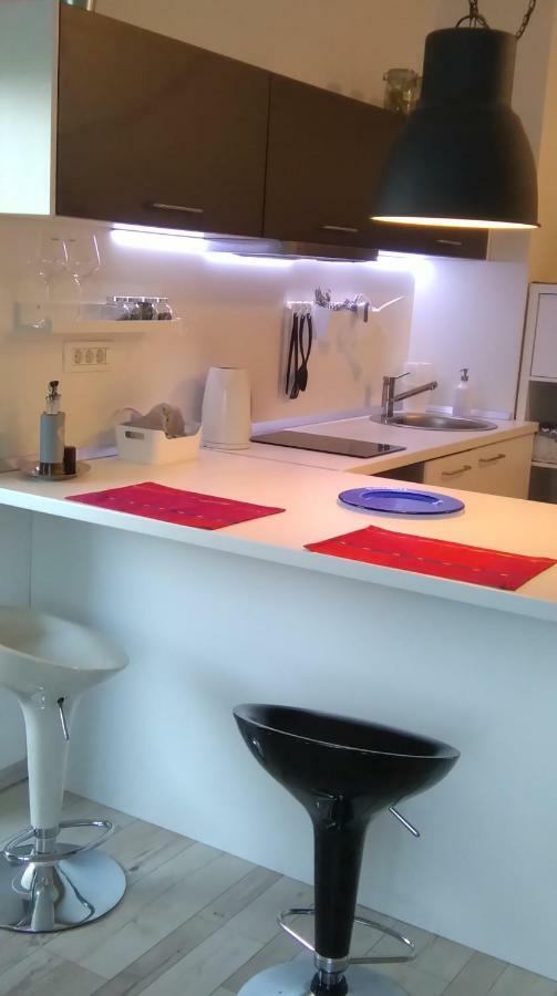New Studio Apartment Sun With Free Parking Zagabria Esterno foto