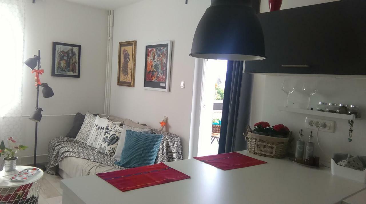 New Studio Apartment Sun With Free Parking Zagabria Esterno foto