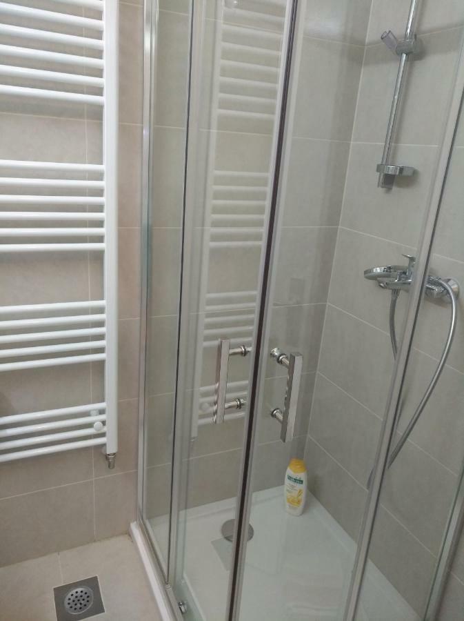 New Studio Apartment Sun With Free Parking Zagabria Esterno foto