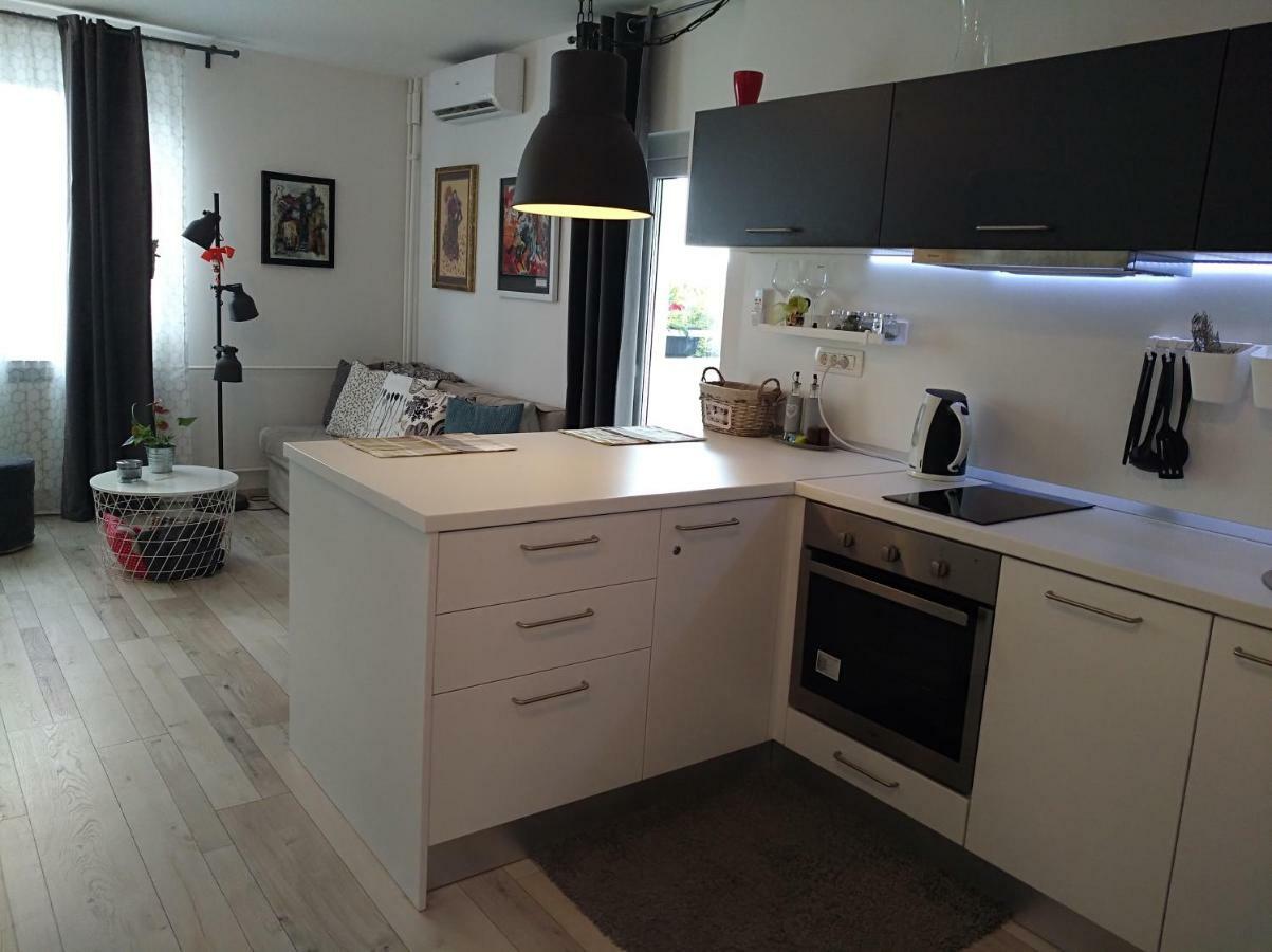 New Studio Apartment Sun With Free Parking Zagabria Esterno foto