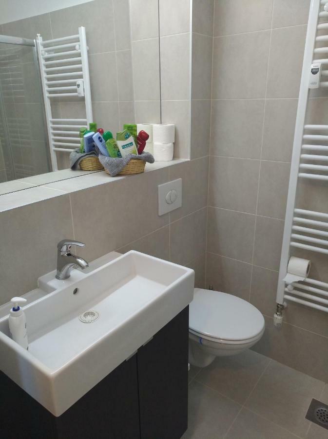 New Studio Apartment Sun With Free Parking Zagabria Esterno foto