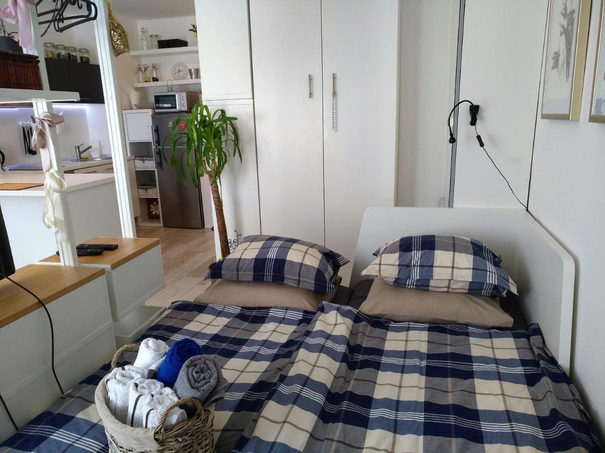 New Studio Apartment Sun With Free Parking Zagabria Esterno foto