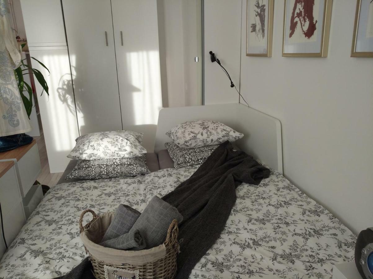 New Studio Apartment Sun With Free Parking Zagabria Esterno foto