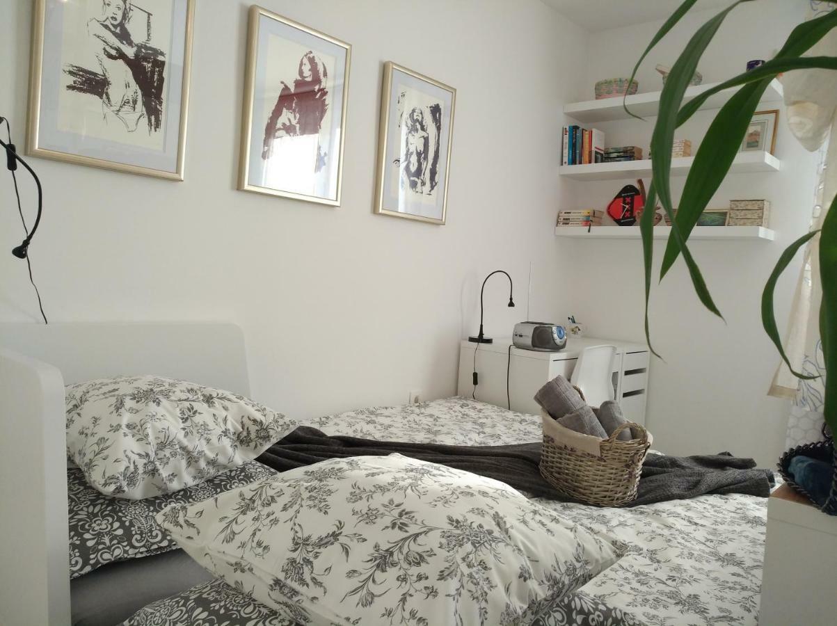 New Studio Apartment Sun With Free Parking Zagabria Esterno foto