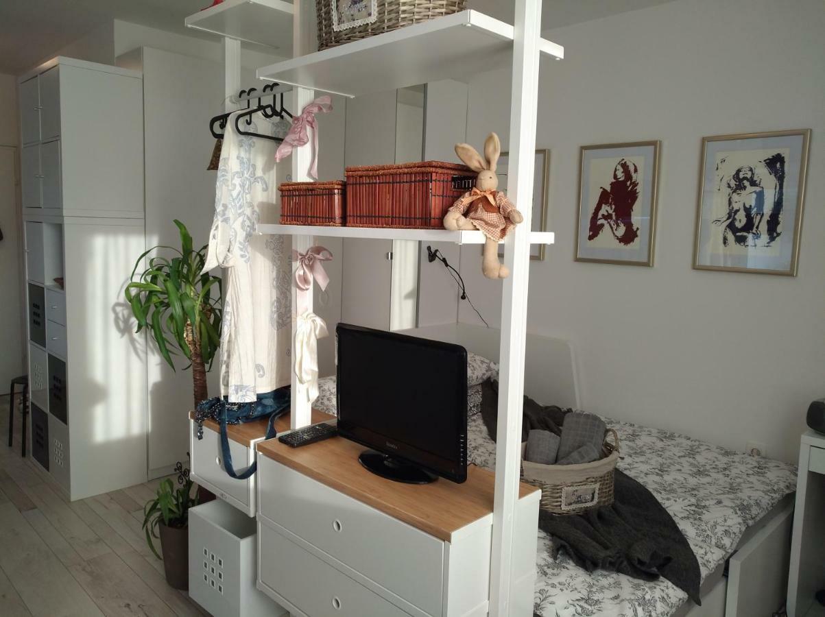 New Studio Apartment Sun With Free Parking Zagabria Esterno foto